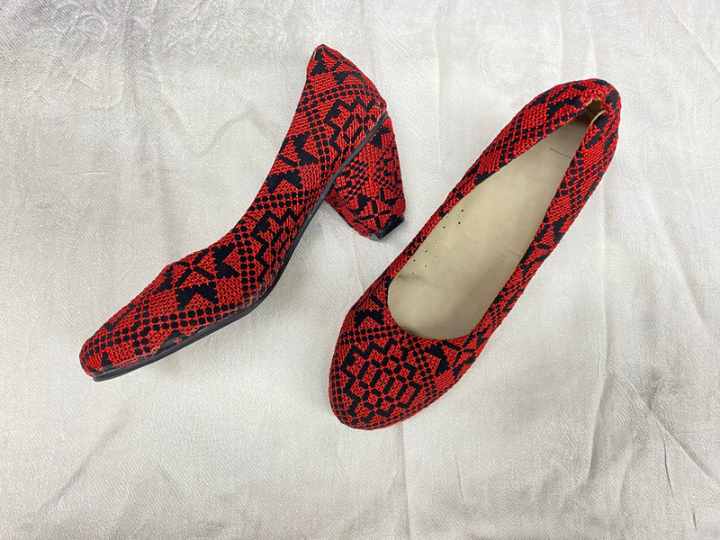 Embroidered heels red & black