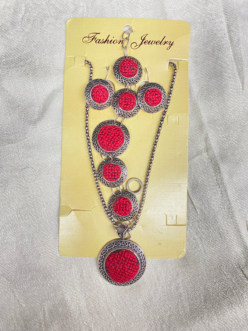 Embroidered neckless & earrings set red & black