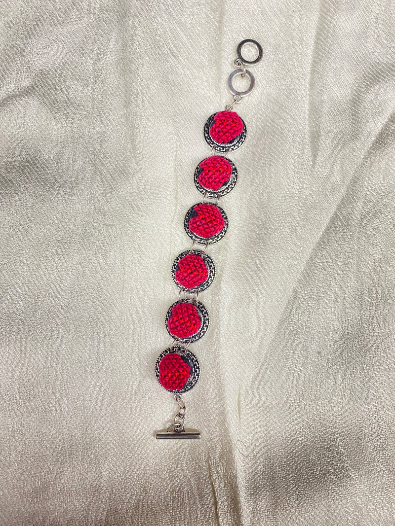 Embroidered mini bracelet red & black