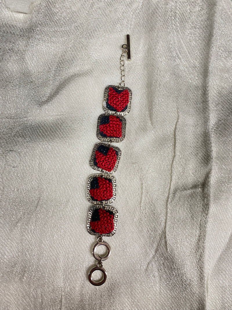 Embroidered mini bracelet red & black
